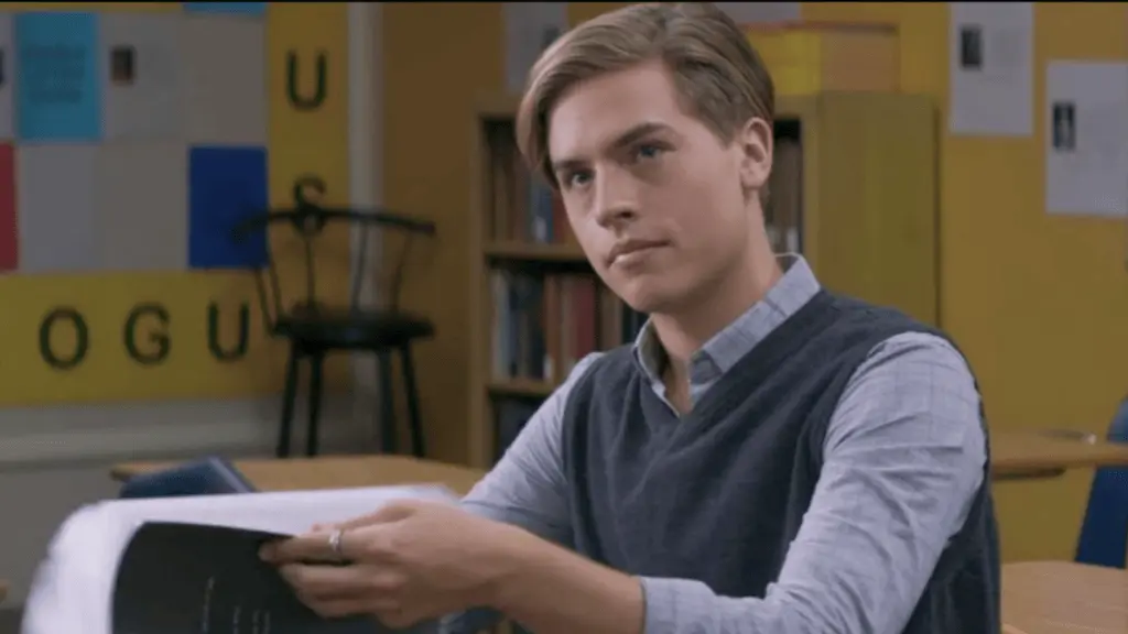 Dylan Sprouse sărbătorește revenirea impresionantă a Barbei Palvin pe podiul Victoria's Secret