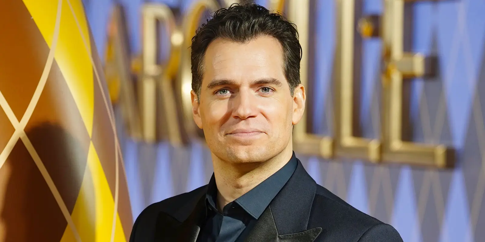 Henry Cavill a învățat accentul escocez pentru Highlander și Karen Gillan îl laudă