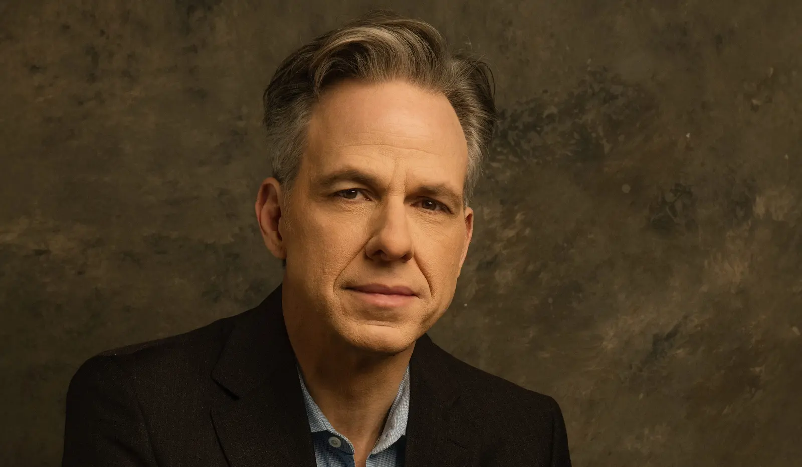 Jake Tapper părăsește studioul: noul proiect grafic despre Klaus Barbie
