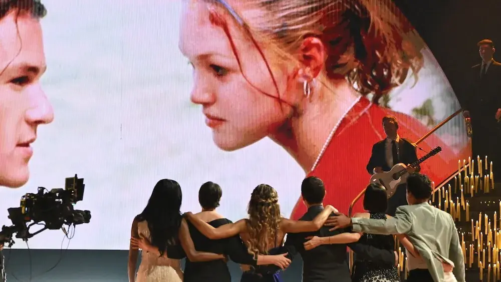 Julia Stiles, lacrimi pe scenă: omagiu emoționant pentru Heath Ledger la „Dancing With the Stars