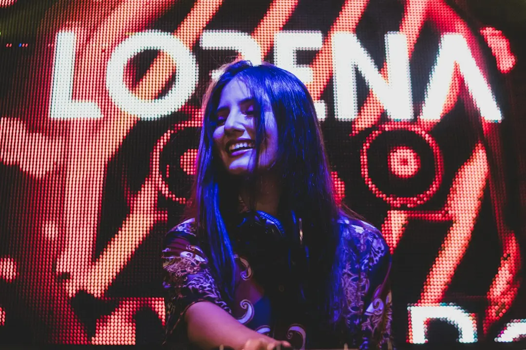 Olivia Rodrigo lansează videoclipul remix „Expectations” și se sparg speculațiile despre AI