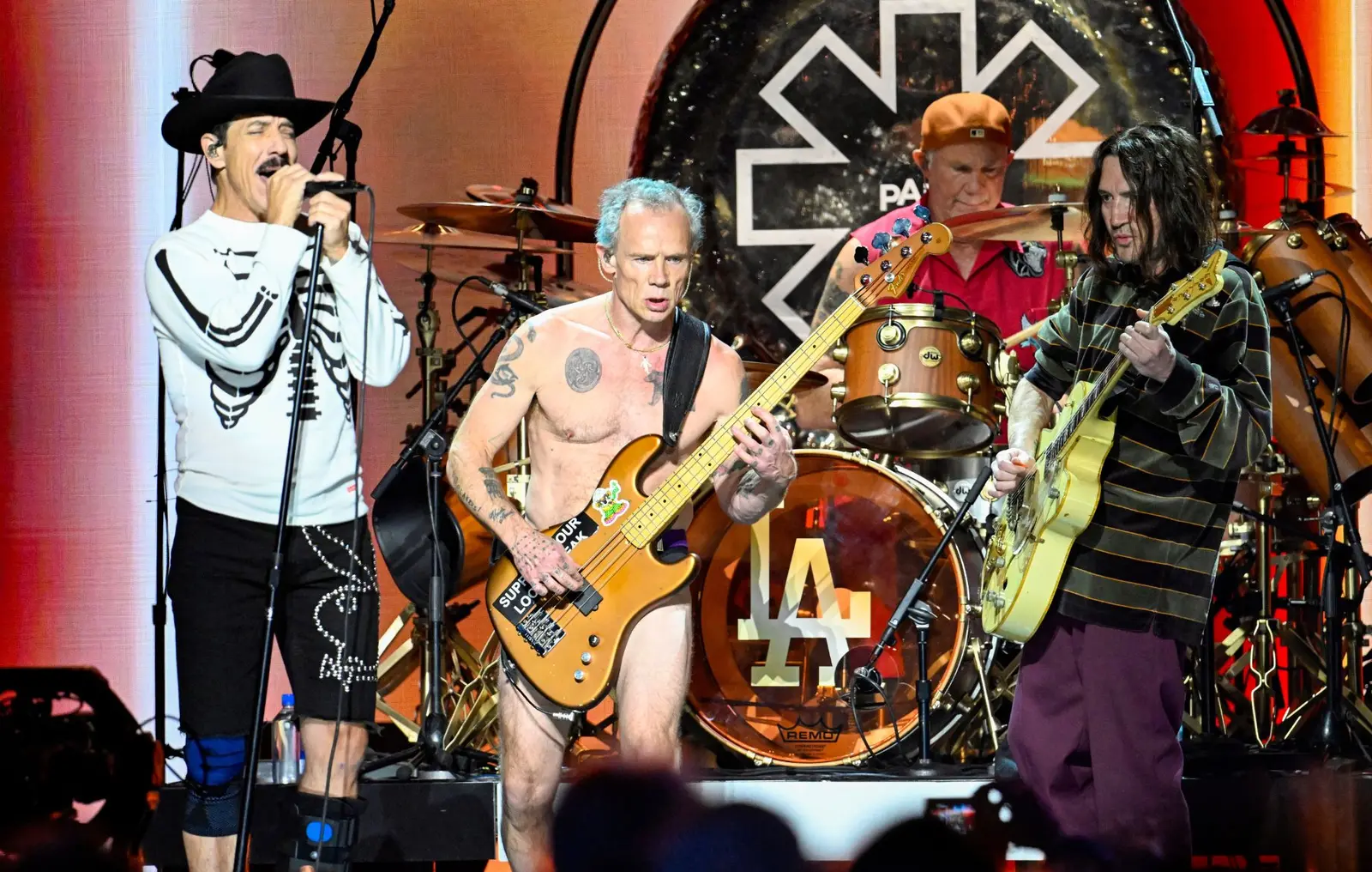 Red Hot Chili Peppers: O întoarcere spectaculoasă la rădăcini în Hollywood