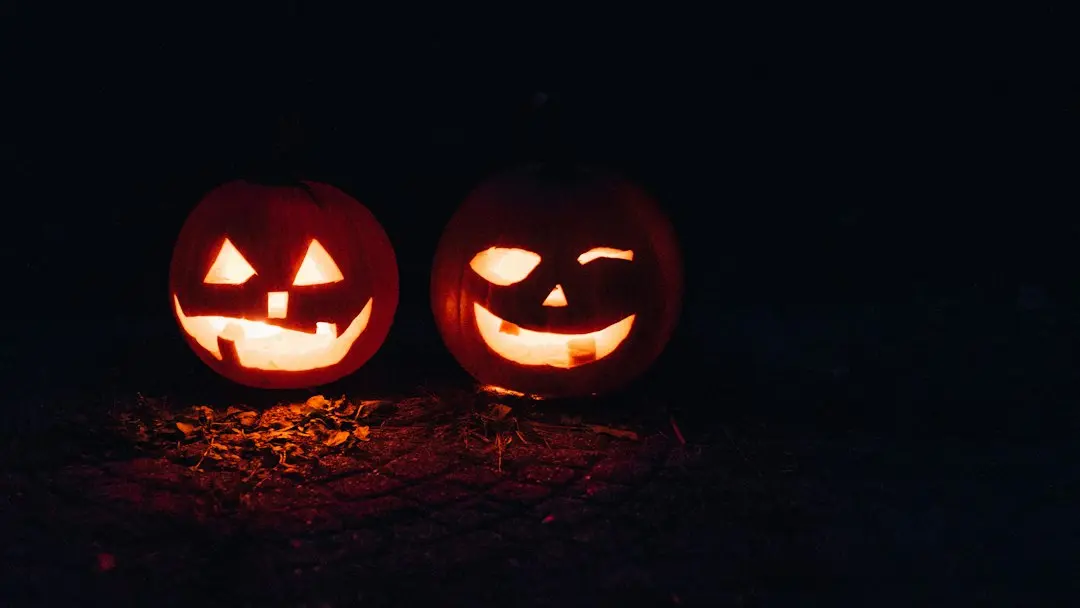Chiar înaintea Halloween, Ryan Gosling revine cu Dead Man's Bones