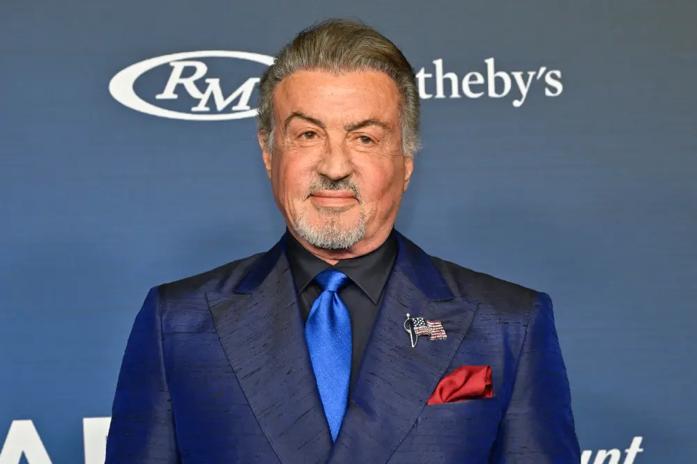Sylvester Stallone apără AI-ul după scandalul cu filmul „jumătate om, jumătate mașină