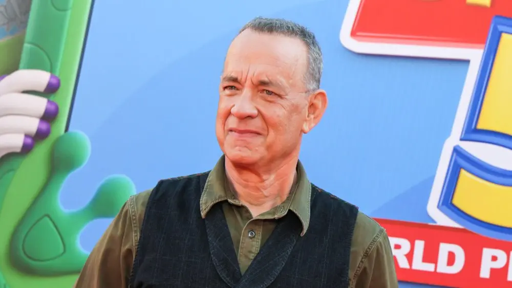 Tom Hanks revine pe scena Broadway după 14 ani de absență