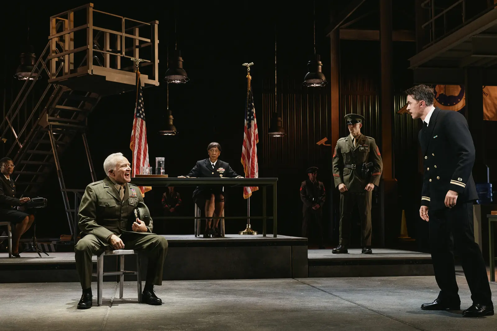 Bradley Whitford și Tom Blyth duc pe scenă drama lui Sorkin