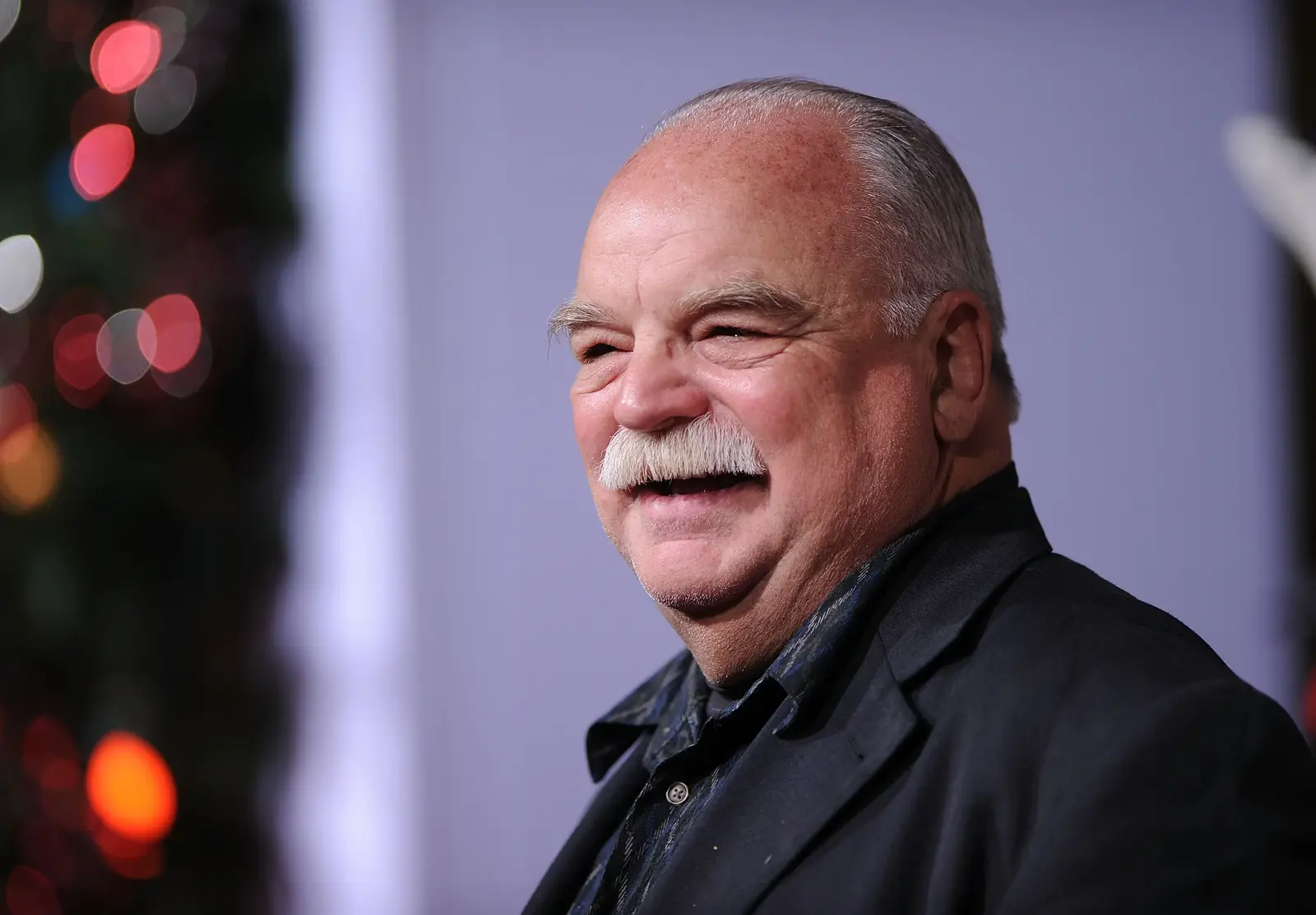 Richard Riehle: actorul care a făcut diferența din spate